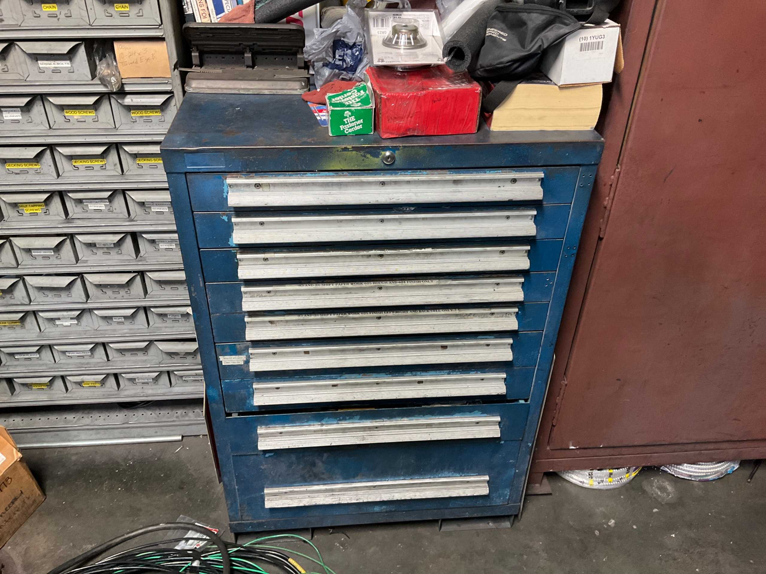 STORAGE UNIT WITH CONTENTS - DRAWER CABINET