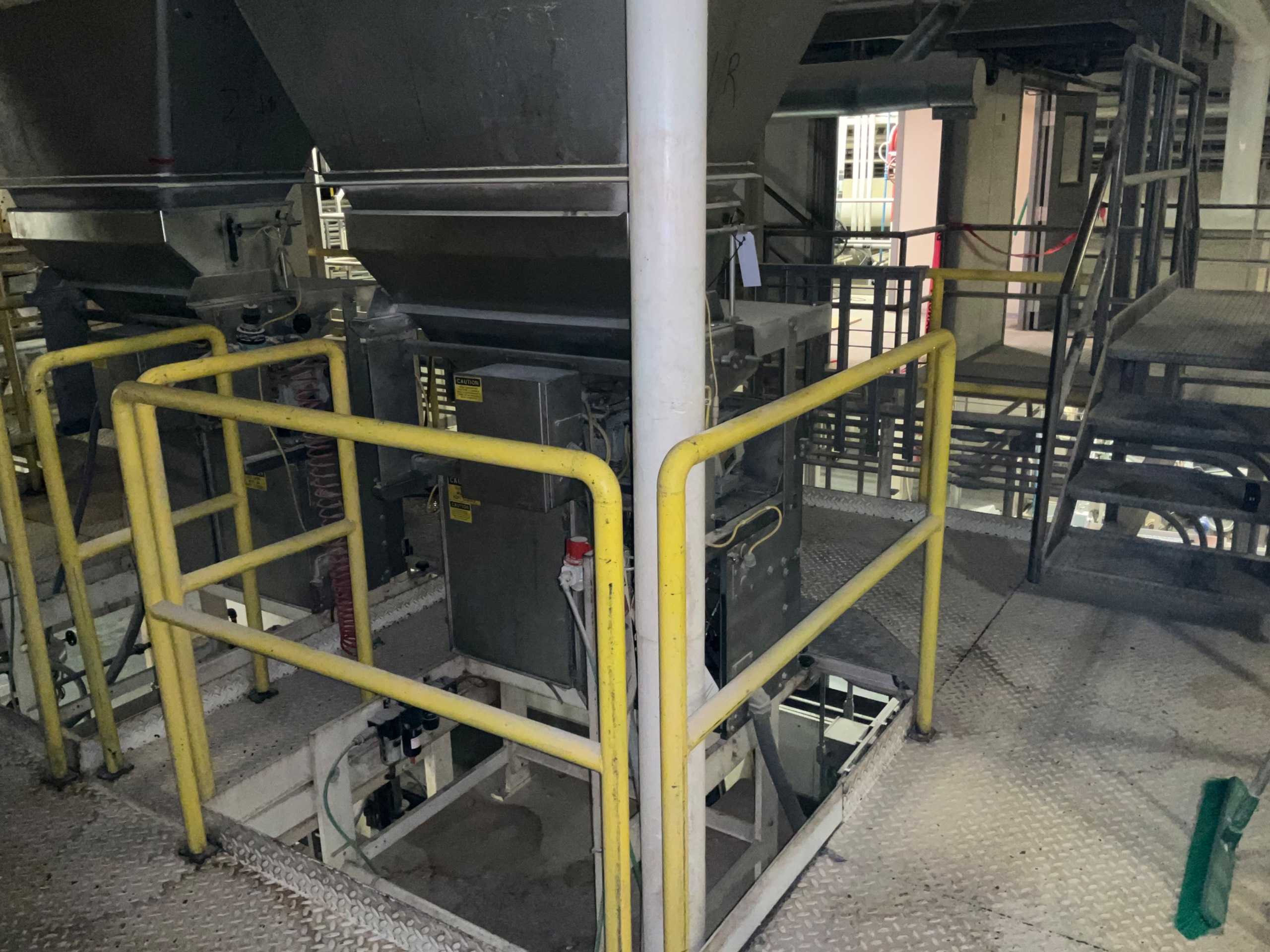 FOOD PRODUCTION LINE SCALE - SCALES