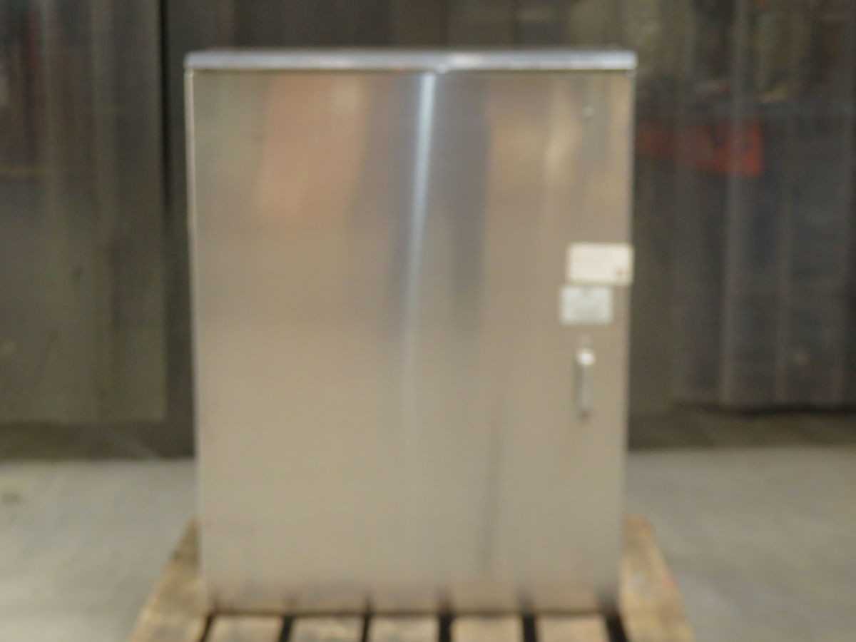 MILBANK AMRM-613UGBX SS ENC, 600A, 250V, 1P, 3W, NEMA 3R, 10K AIR, 48 IN H, 26 IN W, 10 IN D - ELECTRICAL ENCLOSURES