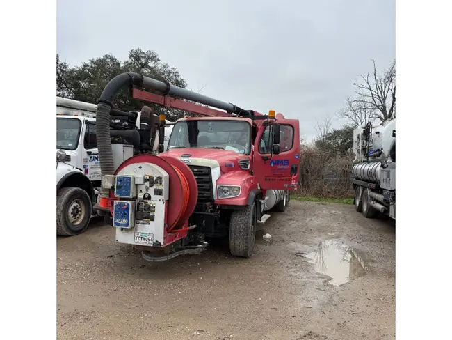 2012 FREIGHTLINER 114SD HYDRO EXCAVATOR TRUCK - undefined