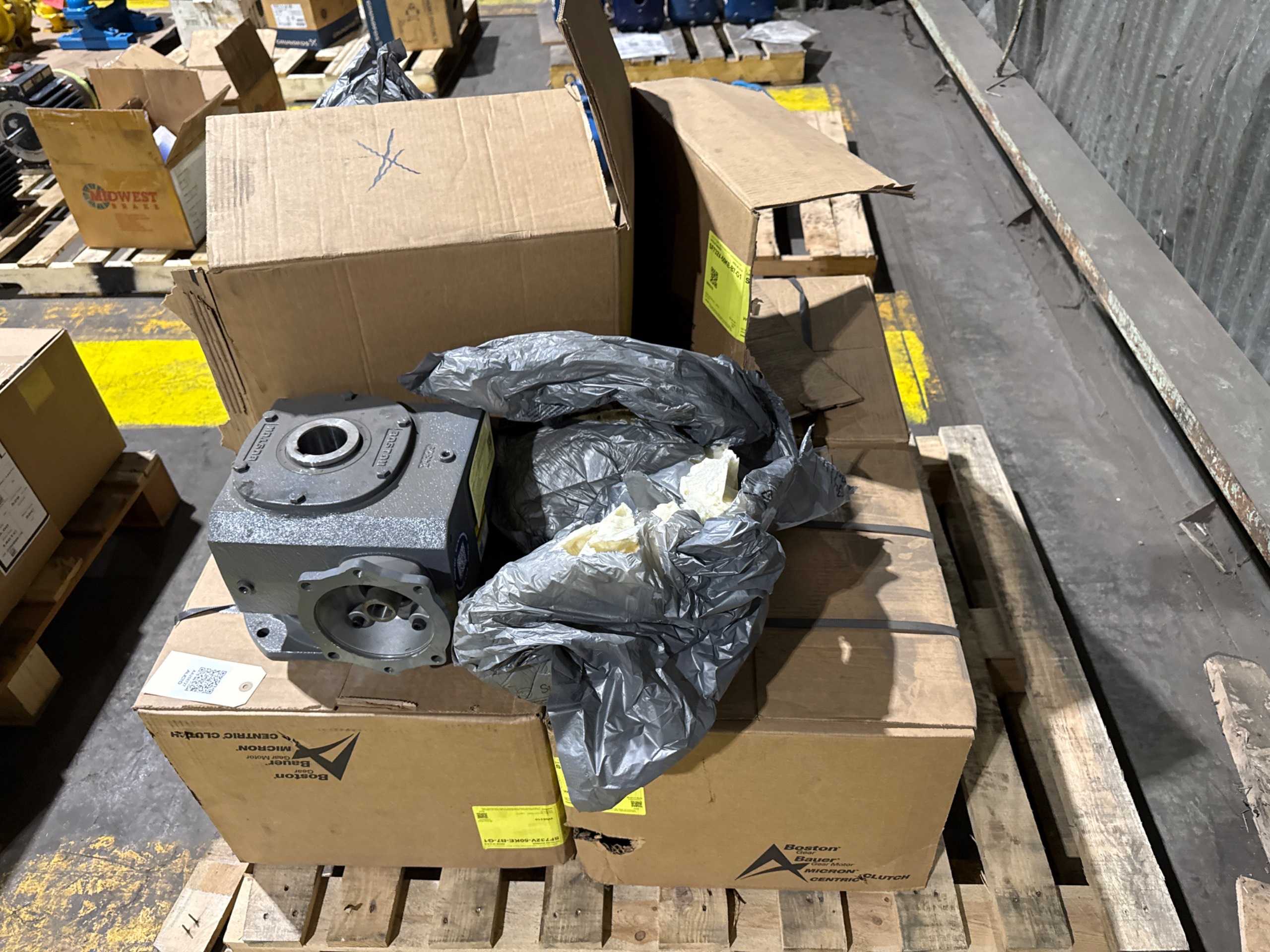 Bulk QTY of Gear Reducers - GEAR REDUCERS