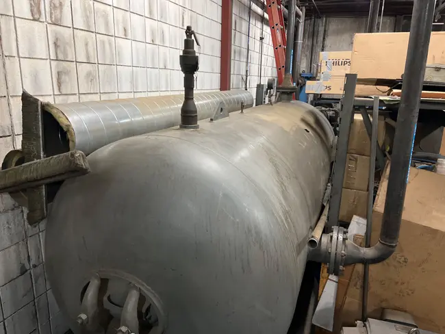 COMPRESSED AIR HOLDING TANK - undefined