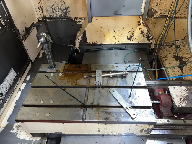 2003 TOYOSK TVT301S VERTICAL MACHINING CENTER - undefined