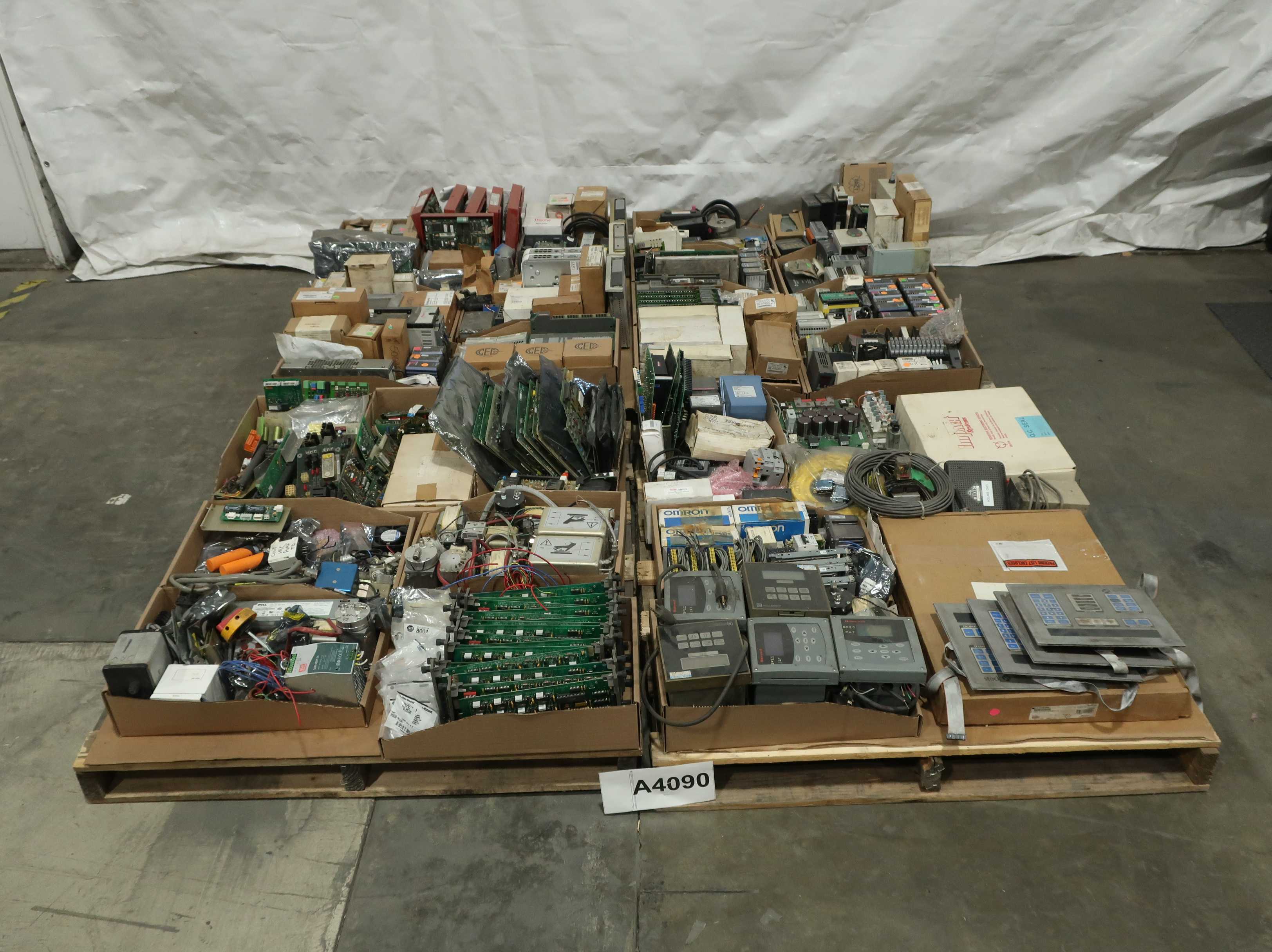 4 PALLETS OF ASSORTED AUTOMATION AND CONTROLS - AUTOMATION & CONTROLS