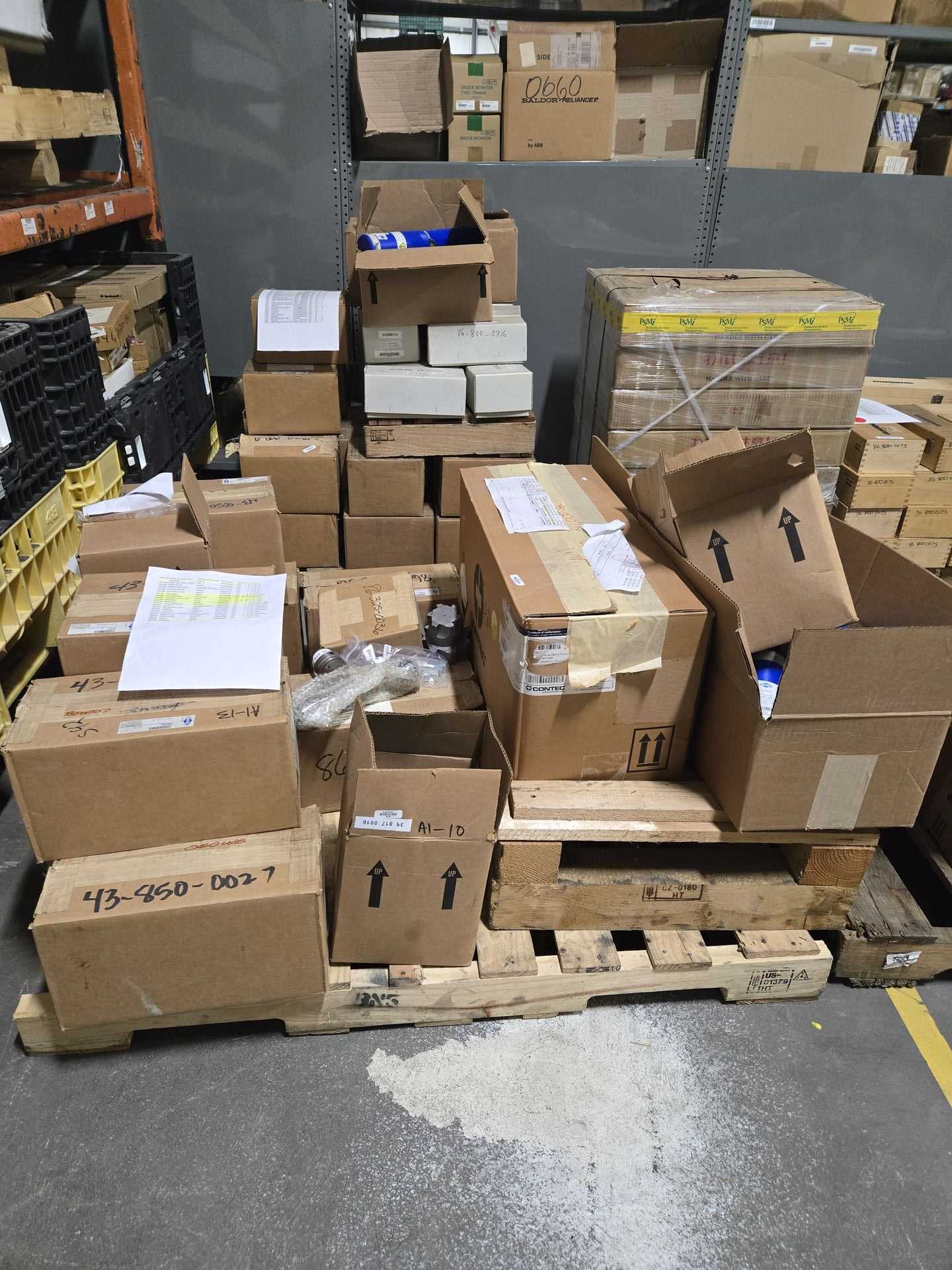 BULK QTY OF ASSORTED TOOLING - TOOLING FOR MACHINING CENTERS