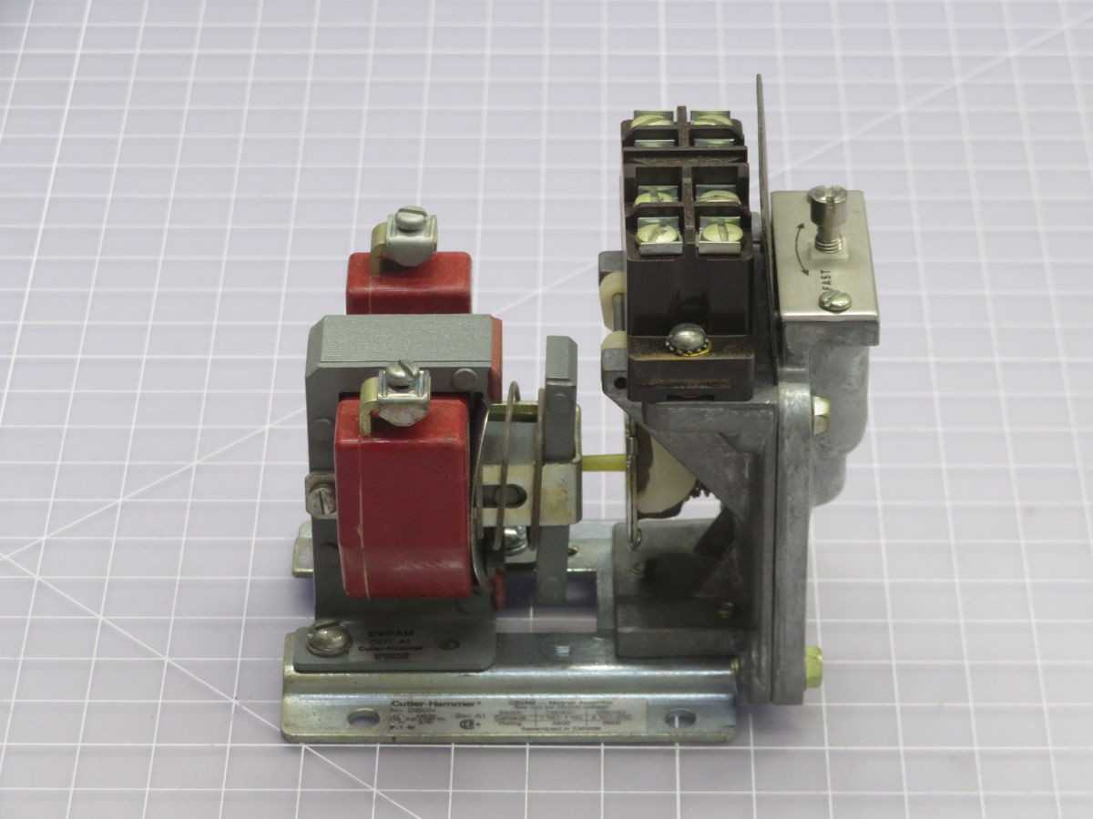 EATON D80NE2A RELAYS, ON-DELAY TIMER, 120V COIL, 0.5-180S DELAY, 2NO/2NC, 10A RATING, 6VA POWER - TIME DELAY RELAY