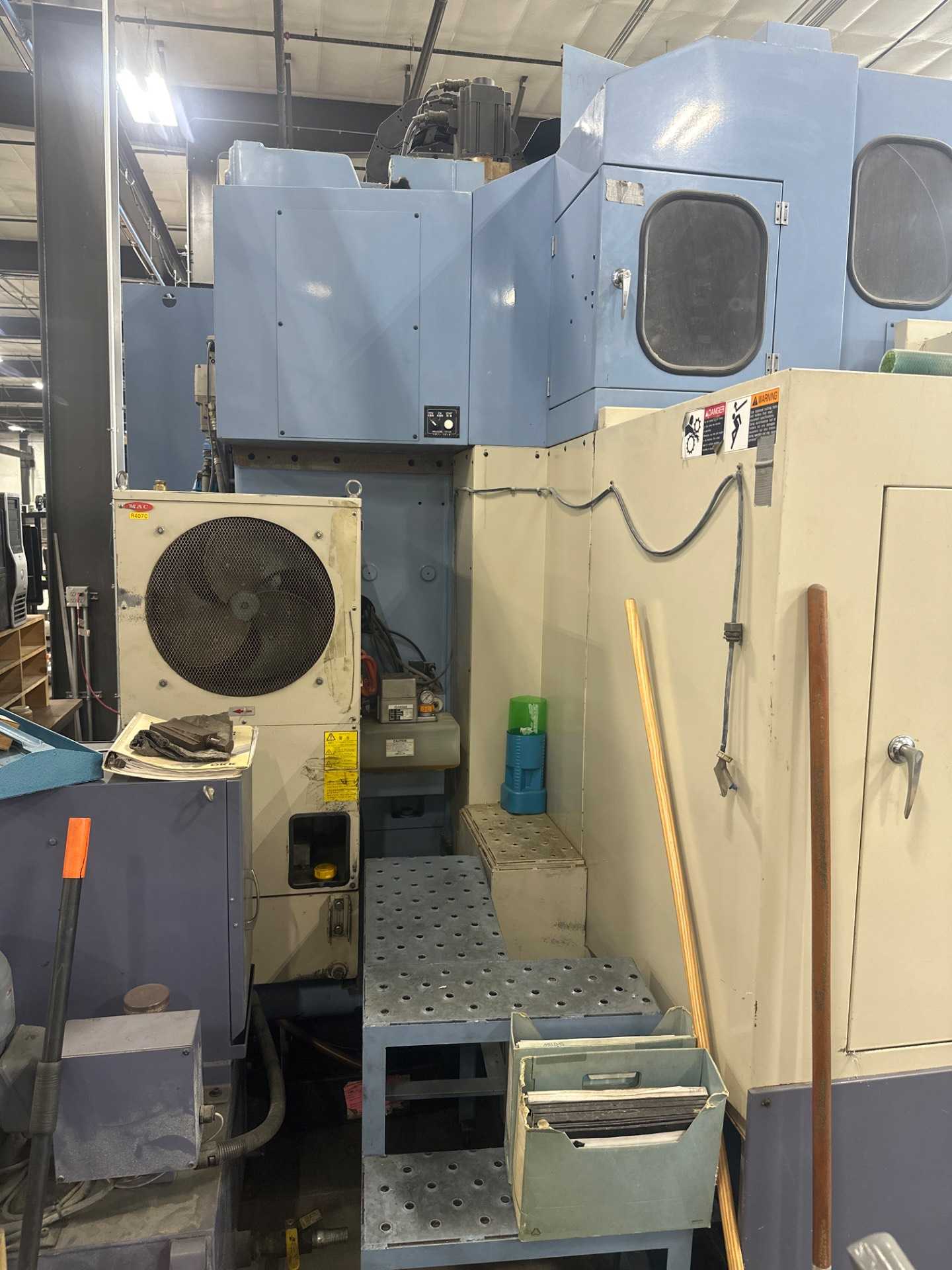 OKK VM7 VERTICAL MACHINING CENTER, 60.2X29.1X26IN, 13K RPM, CAT50, 30 ATC, MITSUBISHI CNC - VERTICAL MACHINING CENTERS