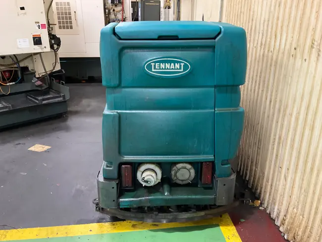 TENNANT T15 FLOOR SCRUBBER - undefined