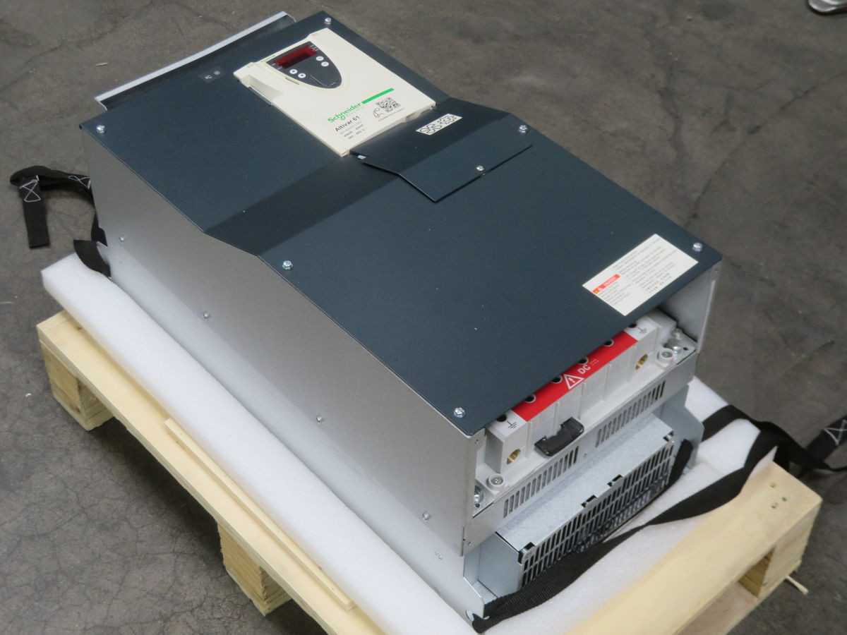 SCHNEIDER ATV61HD45N4Z INVERTER, 45KW POWER, 380-480V VOLTAGE, 75A CURRENT, IP20 ENCLOSU - AC VFD DRIVES