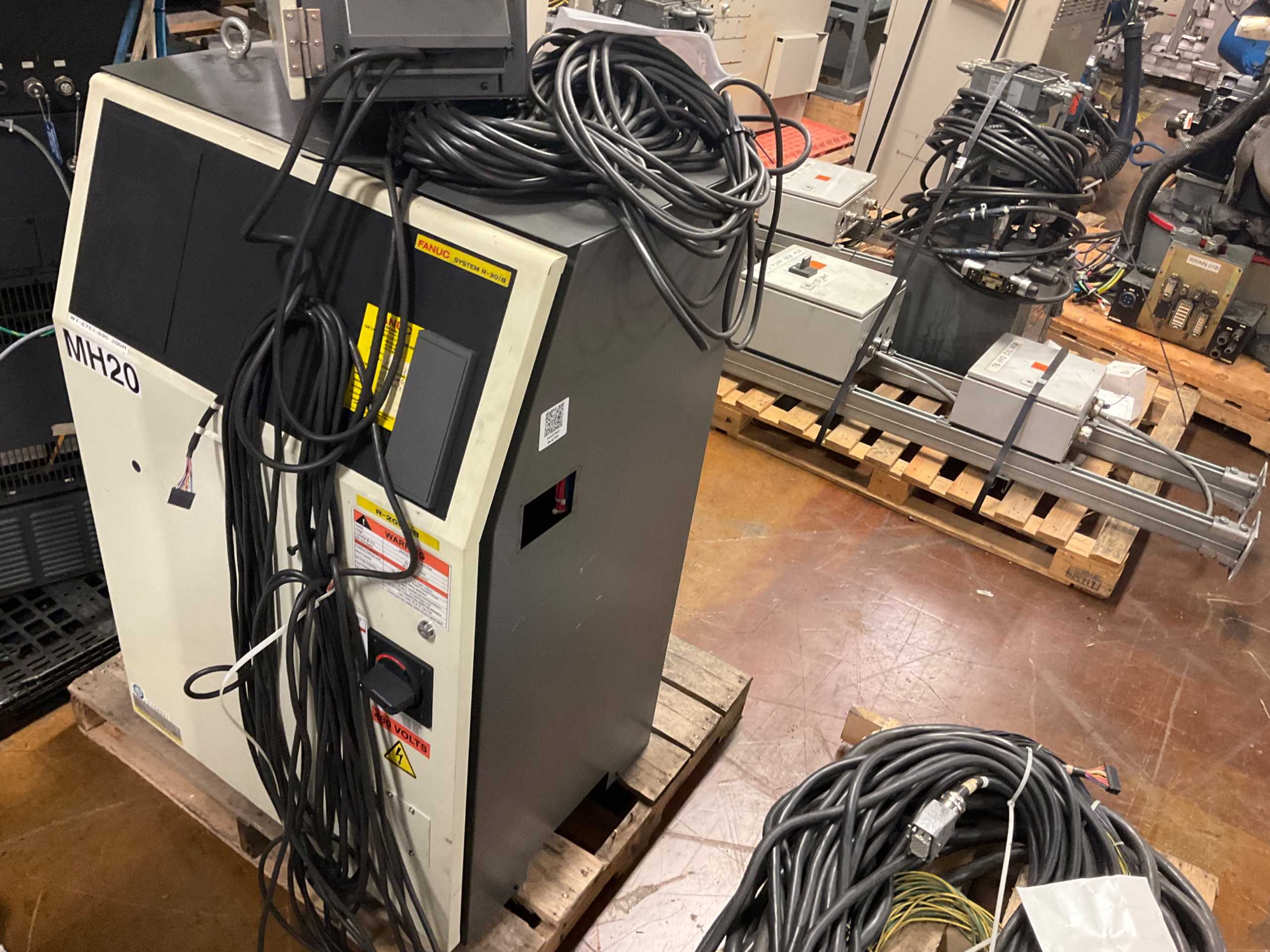 2014 FANUC R-30IB ROBOT CONTROLLER - ROBOT CONTROLLERS