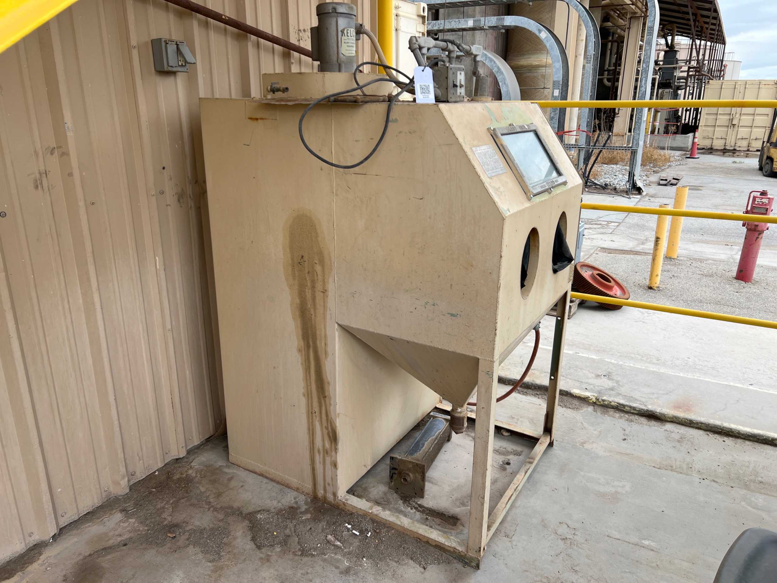 KELCO CS36C BLAST CABINET - SAND BLASTING MACHINE