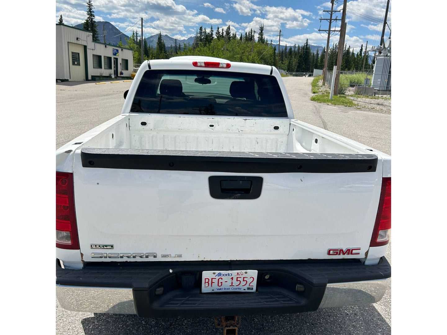 2012 GMC SIERRA 1500 4X4 CREW CAB PICKUP TRUCK - PICKUP TRUCK