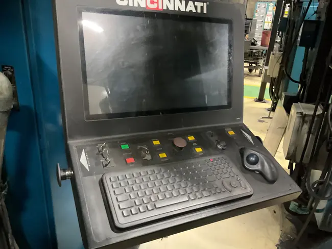 CINCINNATI 175-HC-8 175 TON COMPACTING PRESS - undefined