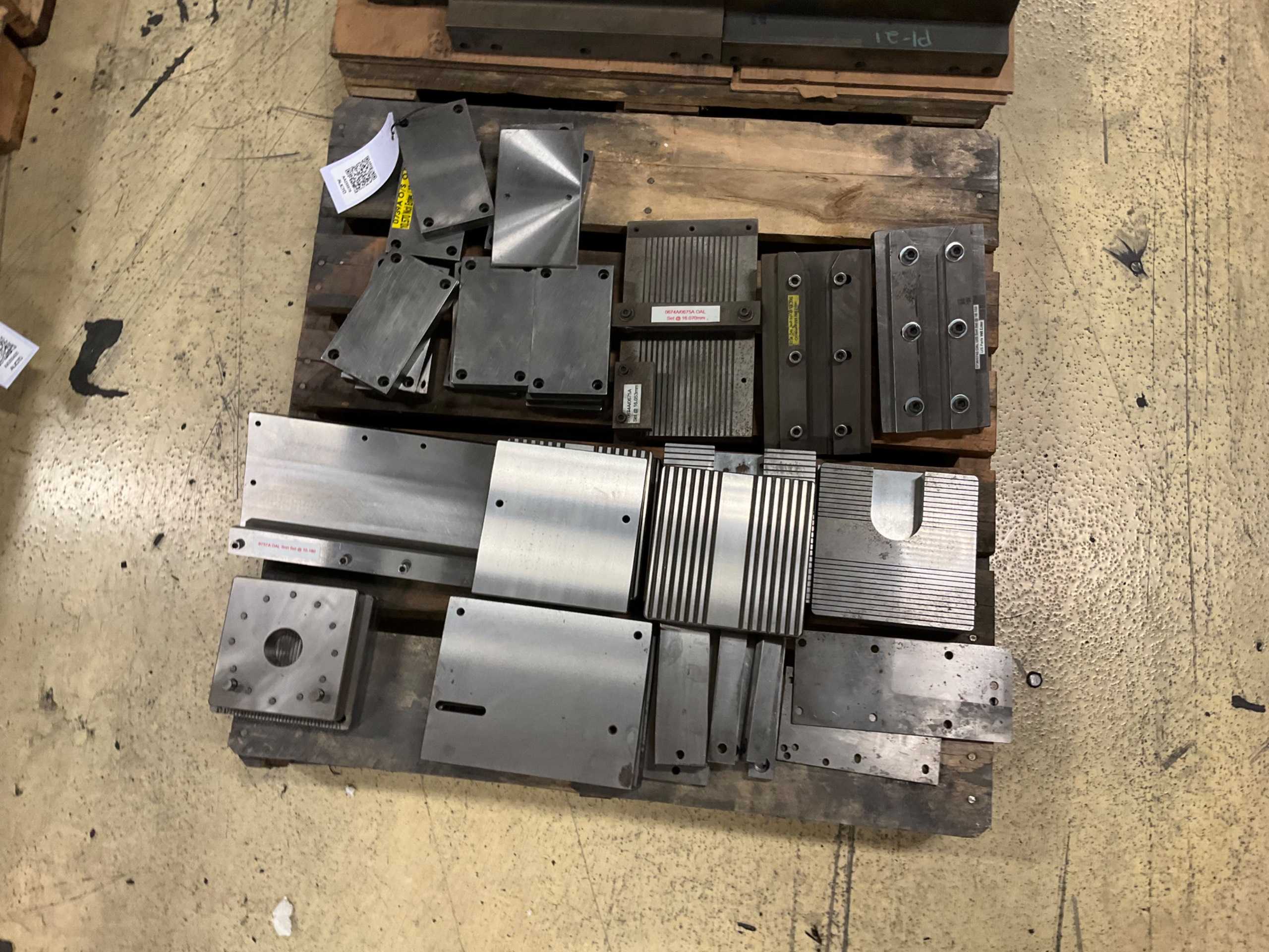 BULK QTY OF PRESS PARTS - PRESS BRAKE TOOLING BULK QTY OF PRESS PARTS - PRESS BRAKE TOOLING