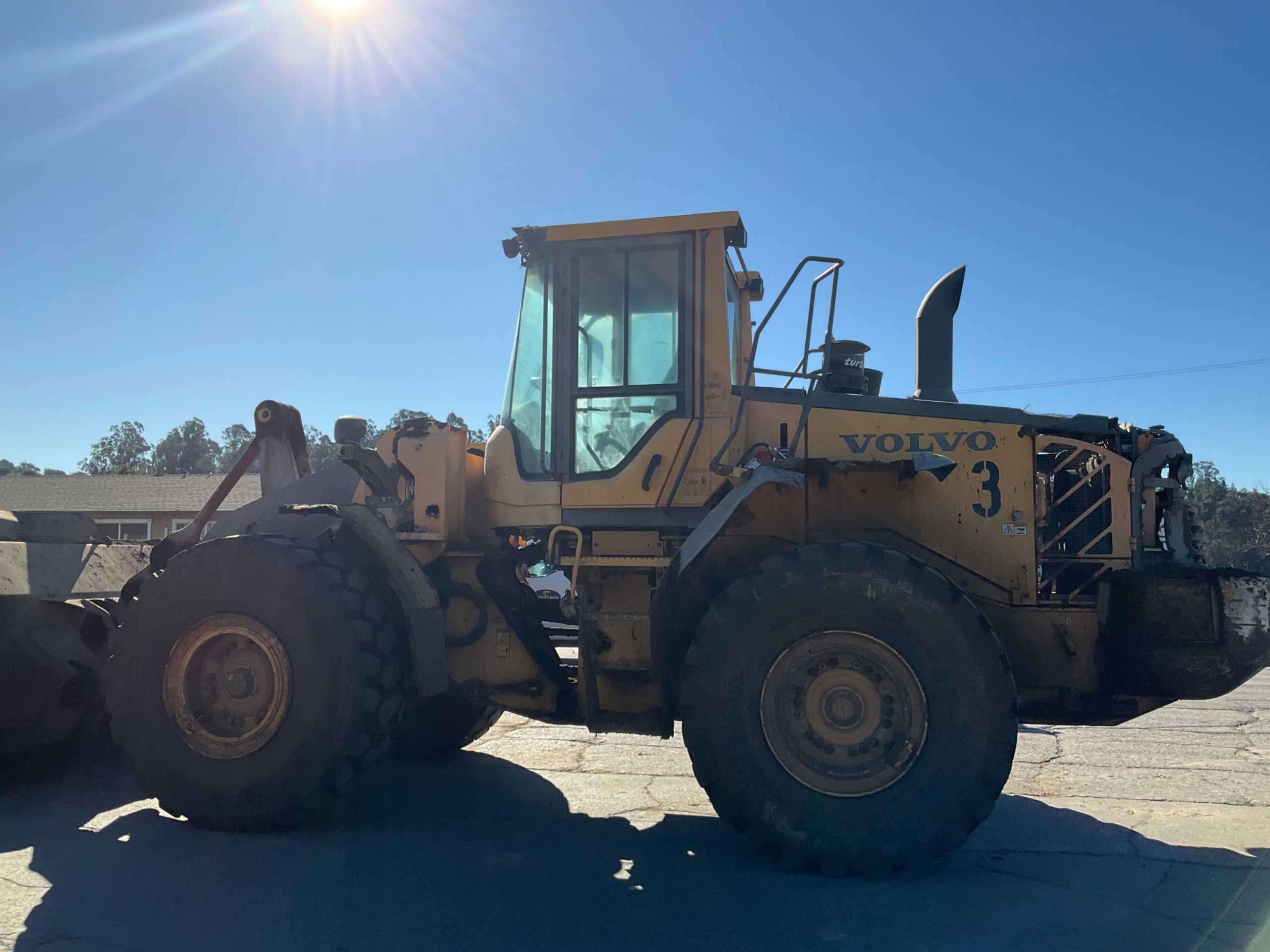 VOLVO L120F WHEEL LOADER - WHEEL LOADER