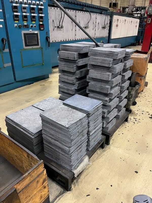 BULK QTY OF CERAMIC PLATES BULK QTY OF CERAMIC PLATES