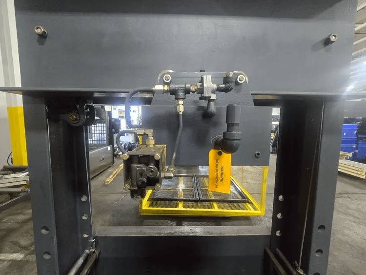 2007 DAKE 6-650 H-FRAME SHOP PRESS 150T, 16" RAM TRAVEL, 48" UPRIGHT W, 90-125 PSI - HYDRAULIC PRESSES