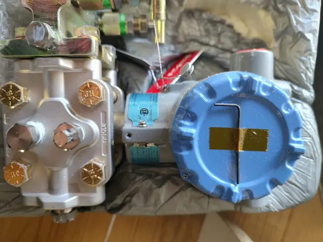 QTY 11: PRESSURE TRANSMITTER - undefined