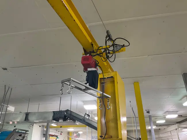 ABELL-HOWE 1/2 TON JIB CRANE WITH HOIST - undefined