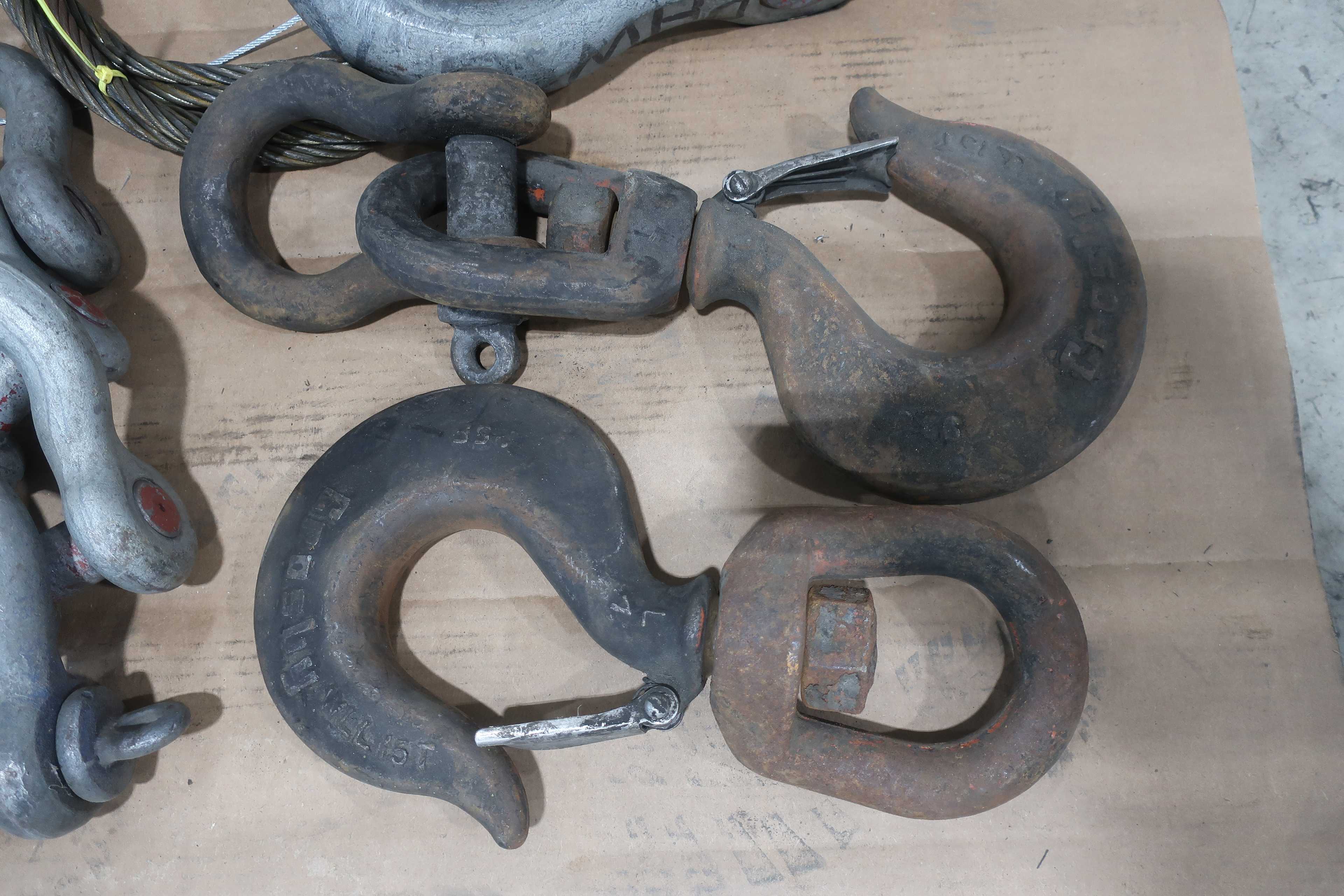 PALLET OF HOISTING AND RIGGING EQUIPMENT - LIFTING EQUIPMENT
