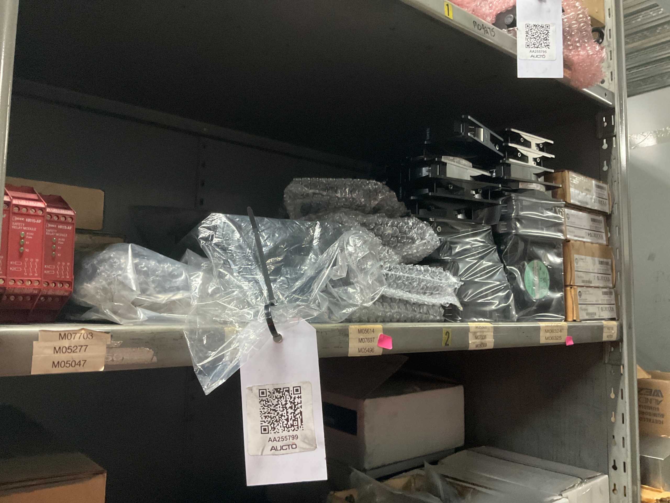 BULK QTY OF INDUSTRIAL PARTS