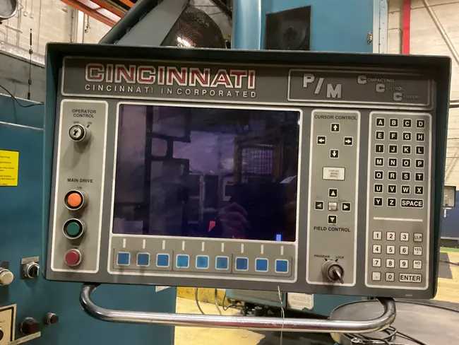 CINCINNATI 110-DC-6 110 TON COMPACTING PRESS - undefined