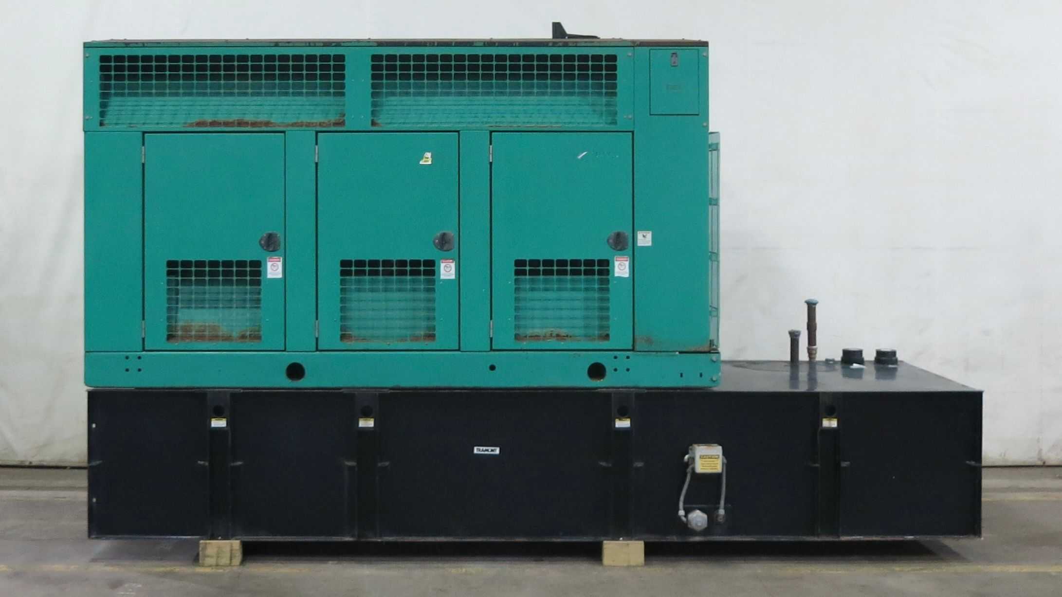 CUMMINS DFEK 500 KW DIESEL GENERATOR, QSX15-G9 ENGINE, 887 HRS, YR 2003 - CSDG# 4777 - STANDBY POWER GENERATOR