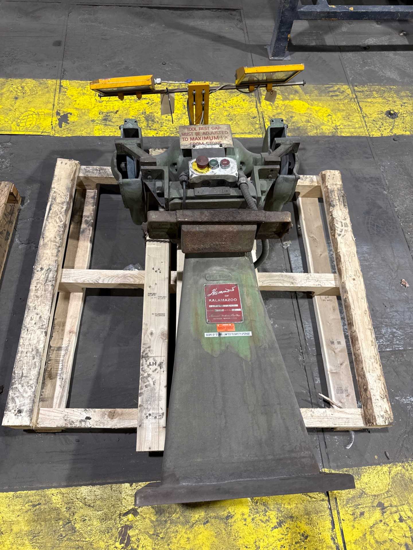 Hammond W-1-1 Double-End Bench Grinder, 1/2 HP, 6-Inch Wheel, 3450 RPM - BENCH GRINDERS