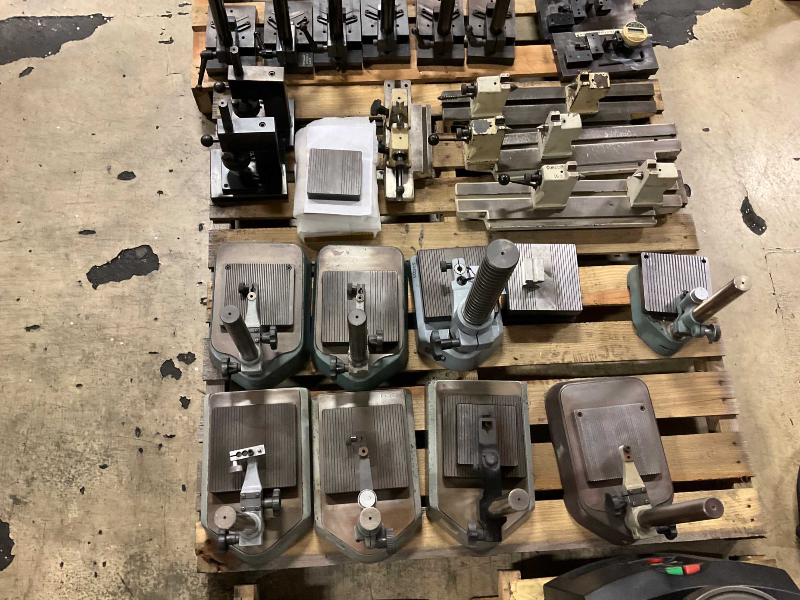 BULK QTY OF DIMENSIONAL MEASUREMENT TOOLS - DIMENSIONAL MEASUREMENT