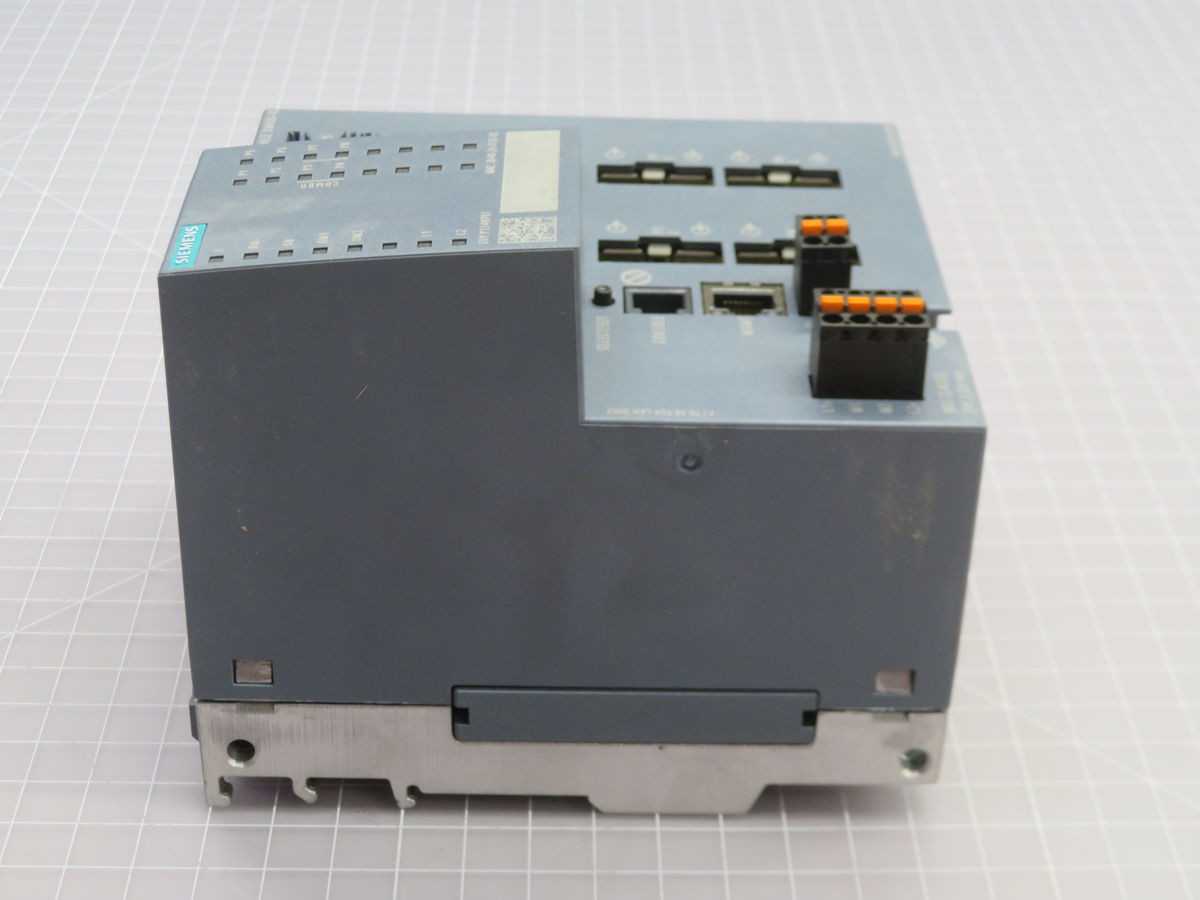 SIEMENS XM408-4C NETWORK SWITCH, 8 COMBO PORTS, 24V DC POWER, 8.7W LOSS, 0.5KG WEIGHT, IP20 - PLC MODULES
