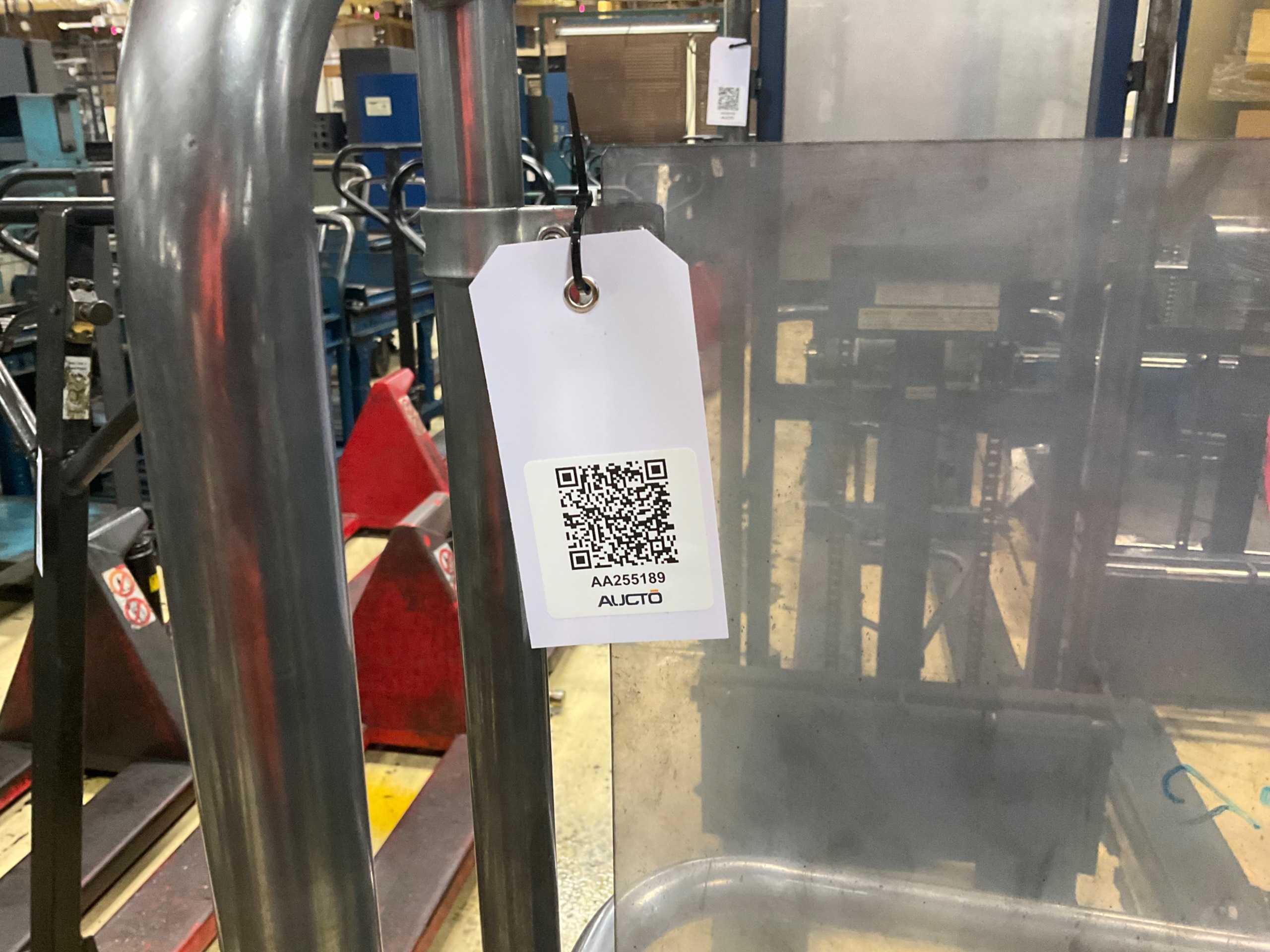 HYDRAULIC STRADDLE STACKER - MATERIAL HANDLING EQUIPMENT
