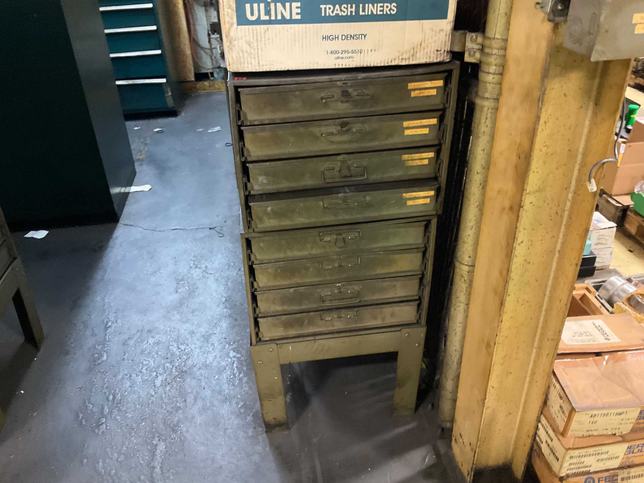 FREESTANDING STORAGE CABINET - FREE STANDING STORAGE CABINET