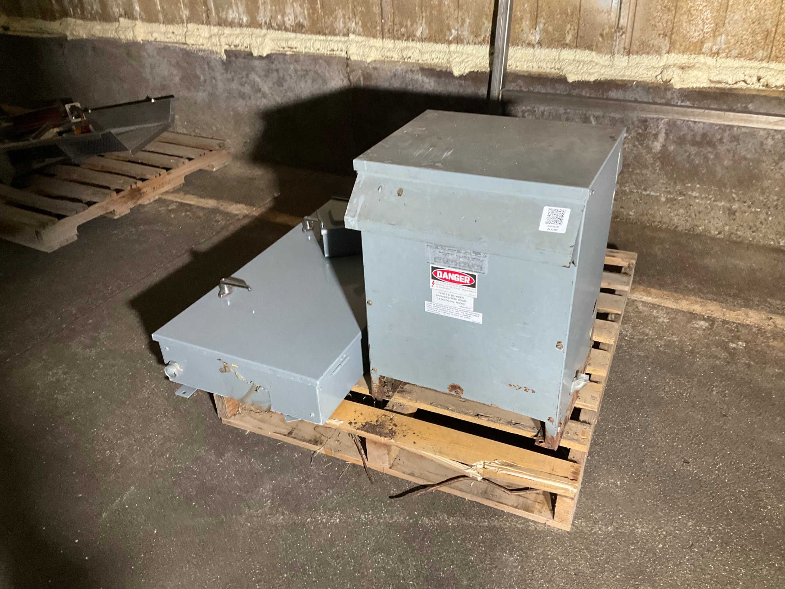 BULK QTY OF AUTOMATION & CONTROLS - AUTOMATION & CONTROLS
