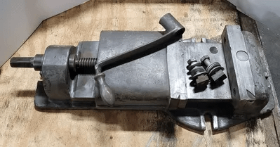 HEAVY DUTY MACHINIST VISE, 8.5IN JAW WIDTH - MACHINE TOOLING