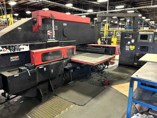 1993 AMADA VP 304050 30TON TURRET PUNCH PRESS - undefined
