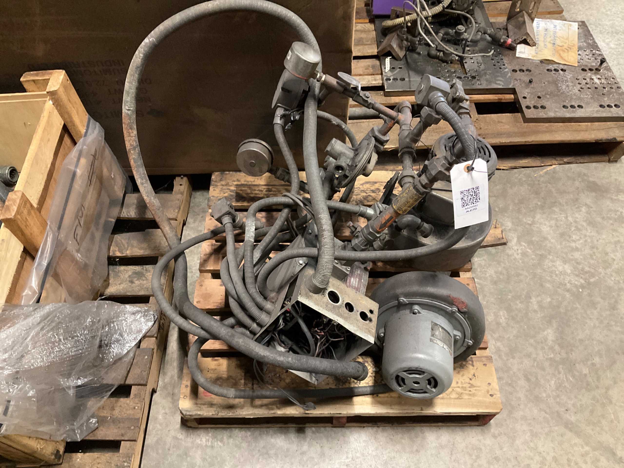 BULK QTY OF INDUSTRIAL EQUIPMENT - PLANT & FACILITY