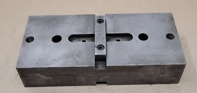 ANCHOR VISE – 9IN L X 4IN W X 2IN H - MACHINE TOOLING