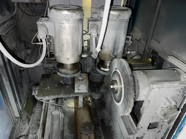 2003 CDMC 2800-3B/W DEBURRING MACHINE - undefined
