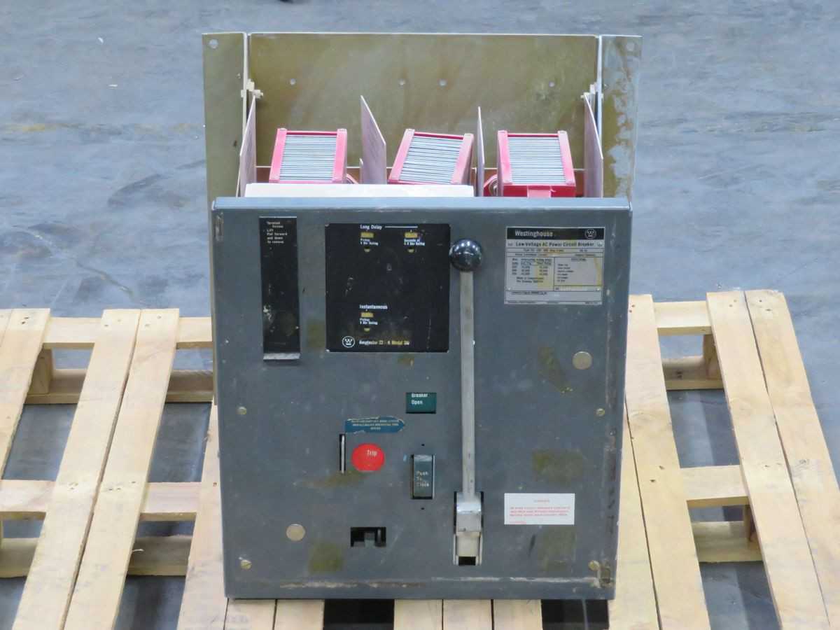 WESTINGHOUSE DS-206 CB, 3-POLE, 800A CURRENT, 600VAC VOLTAGE, 35KAIC IC - CIRCUIT BREAKERS