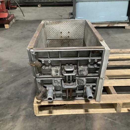 FLASK 24"X16" SIZE 24"X16", TOTAL HEIGHT 16", COPE DEPTH 8", DRAG DEPTH 8" - CASTING EQUIPMENT