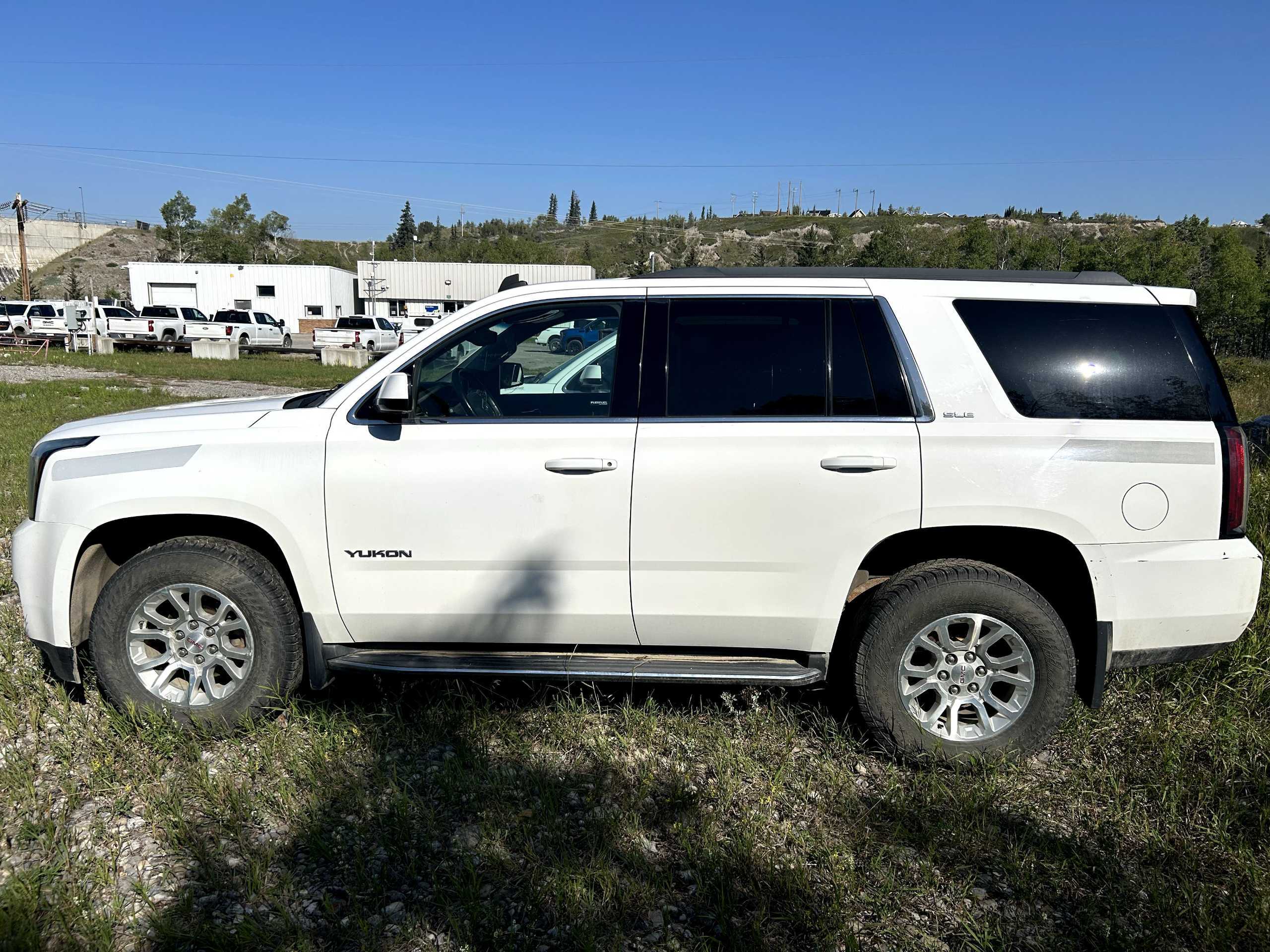 2015 GMC YUKON PASSENGER VEHICLE - PASSENGER VEHICLES