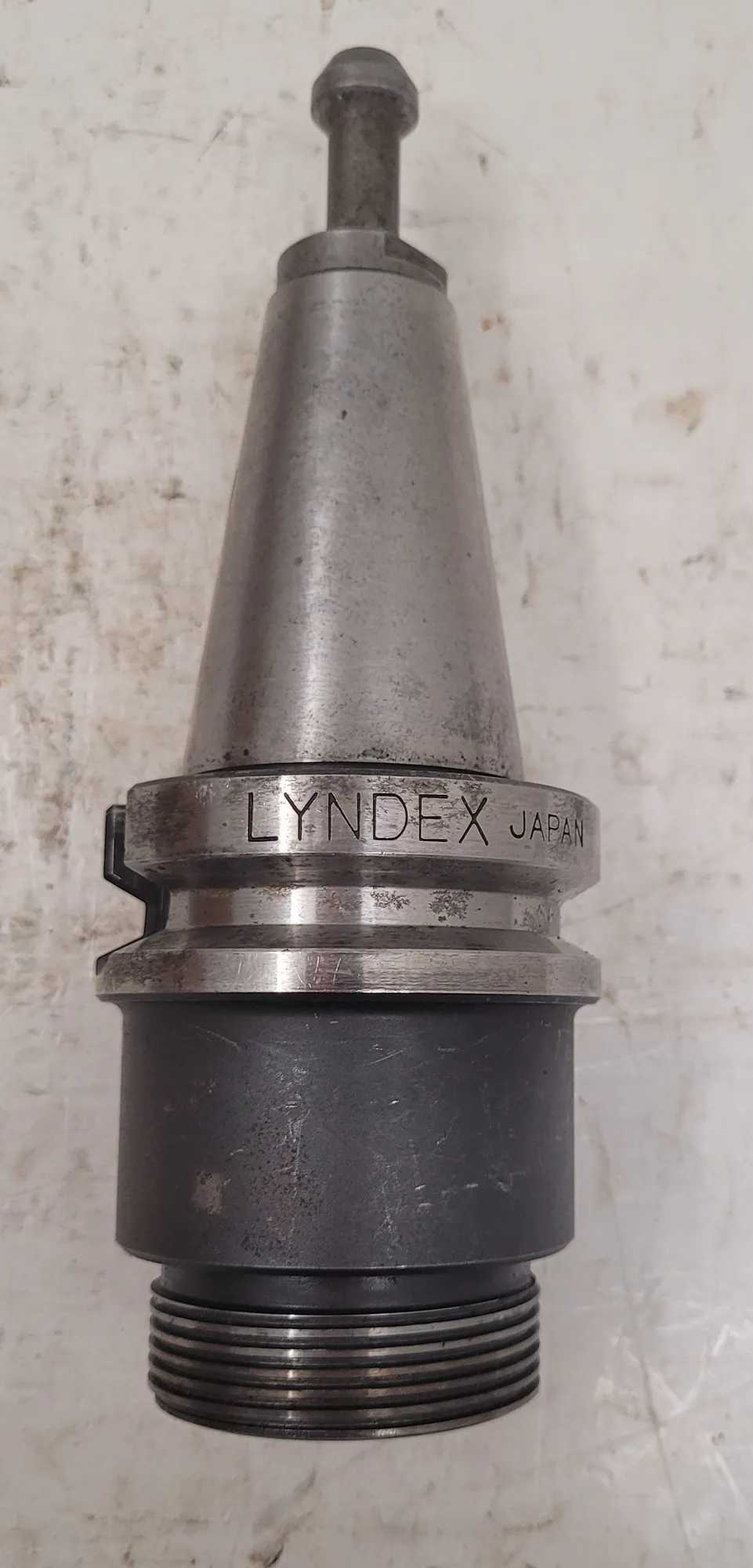 LYNDEX B4007-1000 TOOL HOLDER CAT 40 (OAL: 5.5IN, PROJECTION: 2.84IN, BODY DIA: 2.19IN) - MACHINE TOOLING