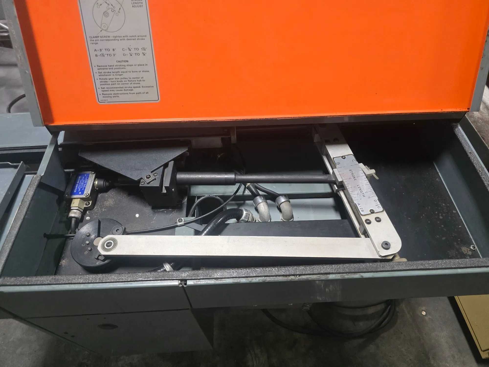 SUNNEN MBB-1690 HONING MACHINE | DIAM 0.060”-6.5”, STRK 16”, SPD 200-1600 RPM, 230V, 3 PH, 2000LBS - HONING MACHINES