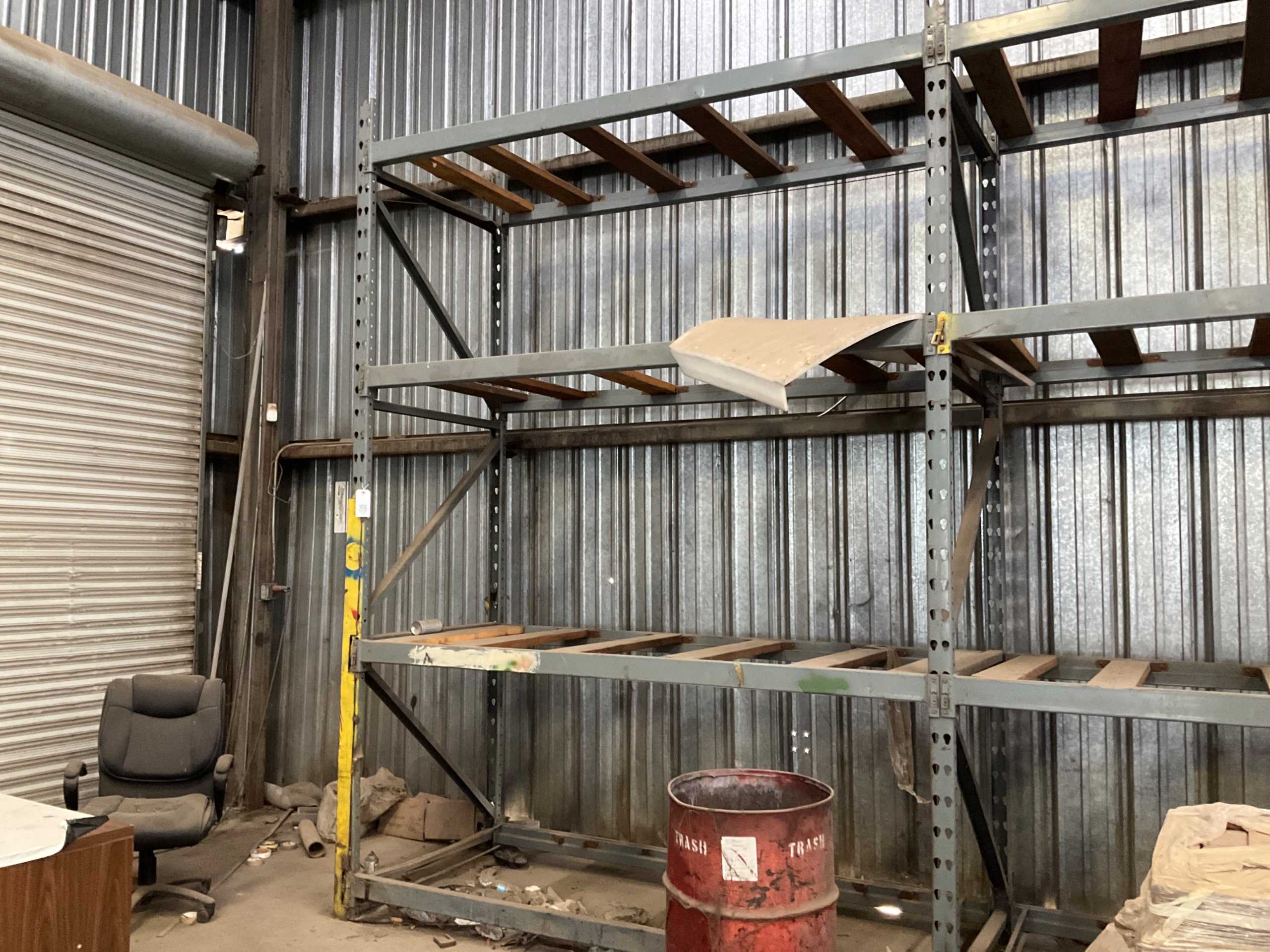 BULK QTY OF PALLET RACKING - PALLET RACKING
