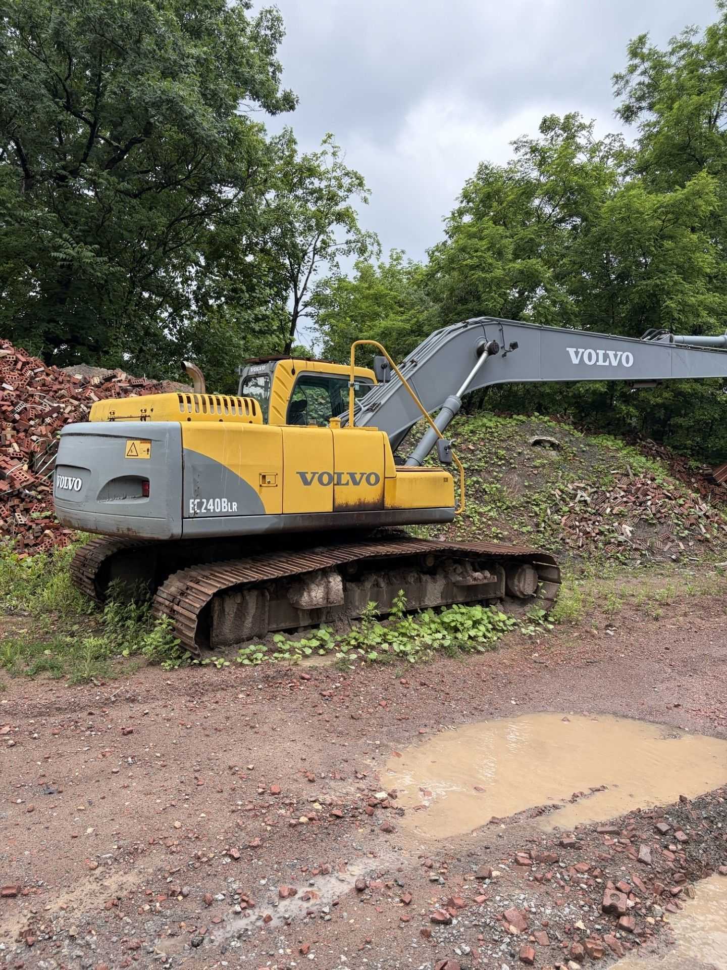 2004 VOLVO EC240BLR LONG REACH CRAWLER EXCAVATOR, 180HP, 60 FT REACH, BUCKET INCLUDED - CRAWLER EXCAVATORS