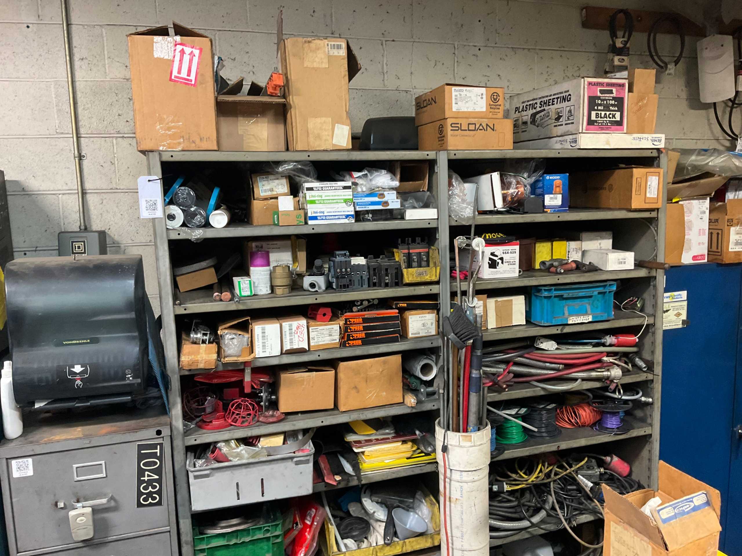 BULK QTY OF INDUSTRIAL PARTS - INDUSTRIAL PARTS