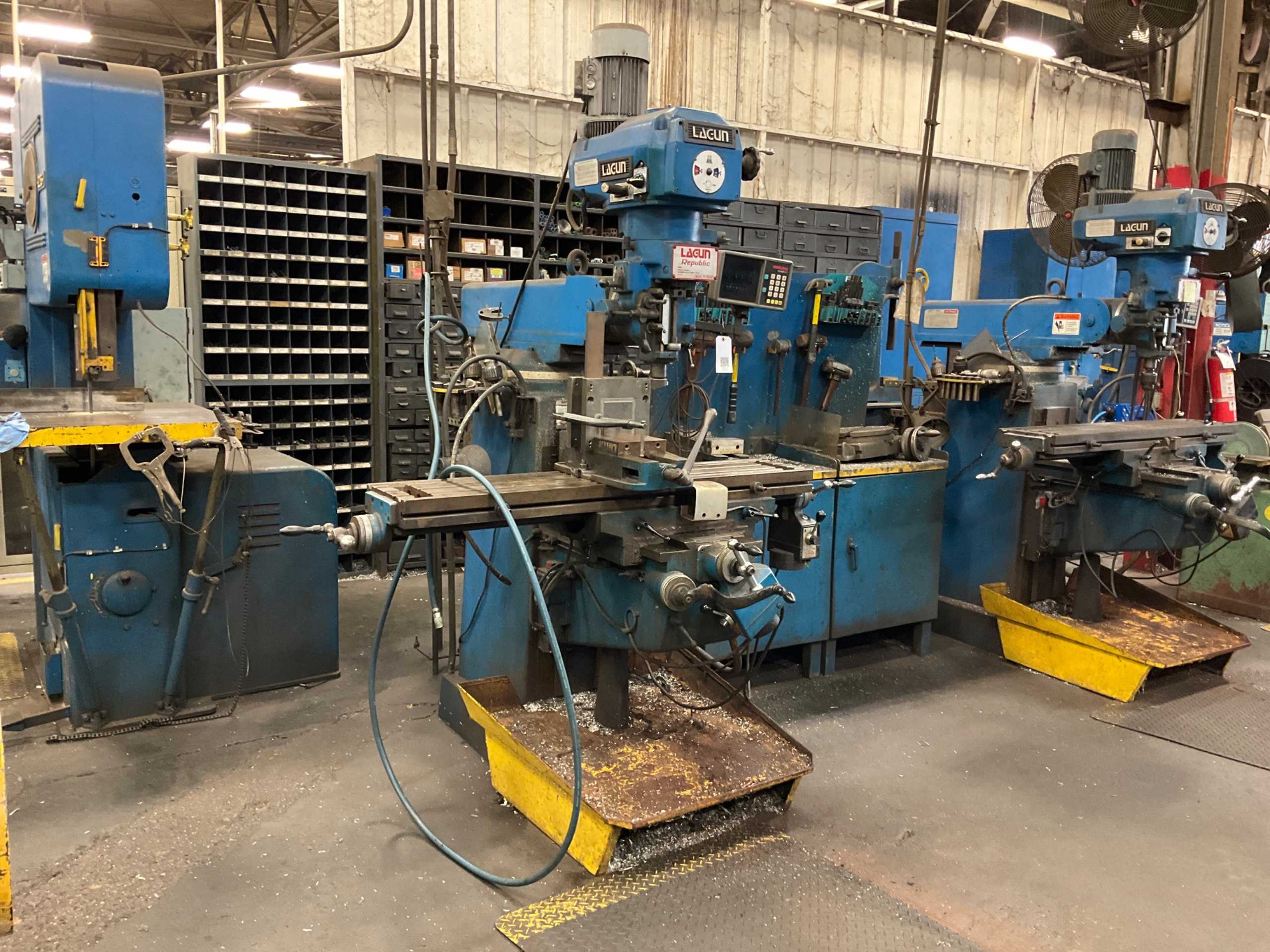 LAGUN FTV-2 VERTICAL MILLING MACHINE - VERTICAL MILLING MACHINES