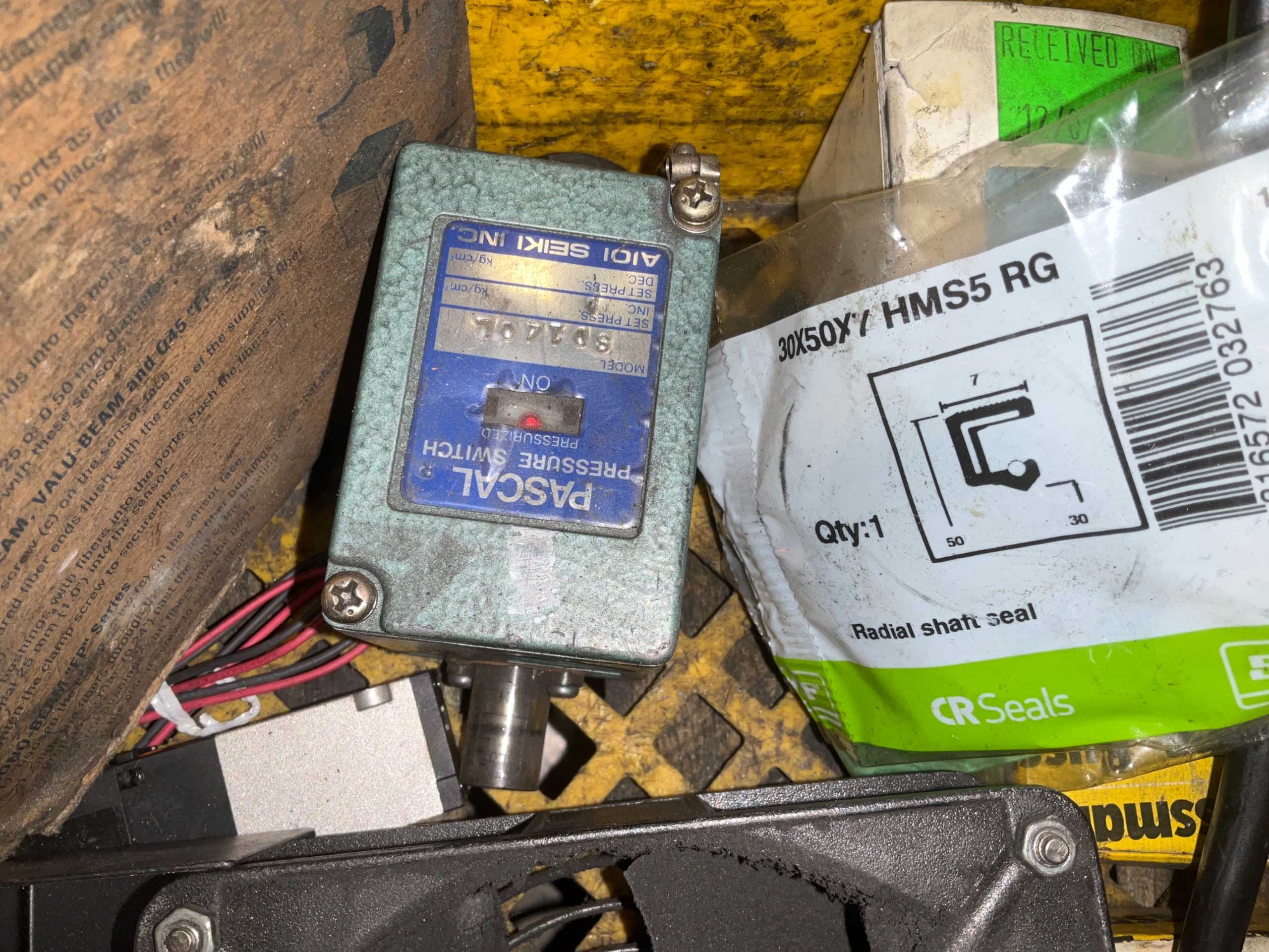 BULK QTY OF INDUSTRIAL PARTS - INDUSTRIAL PARTS