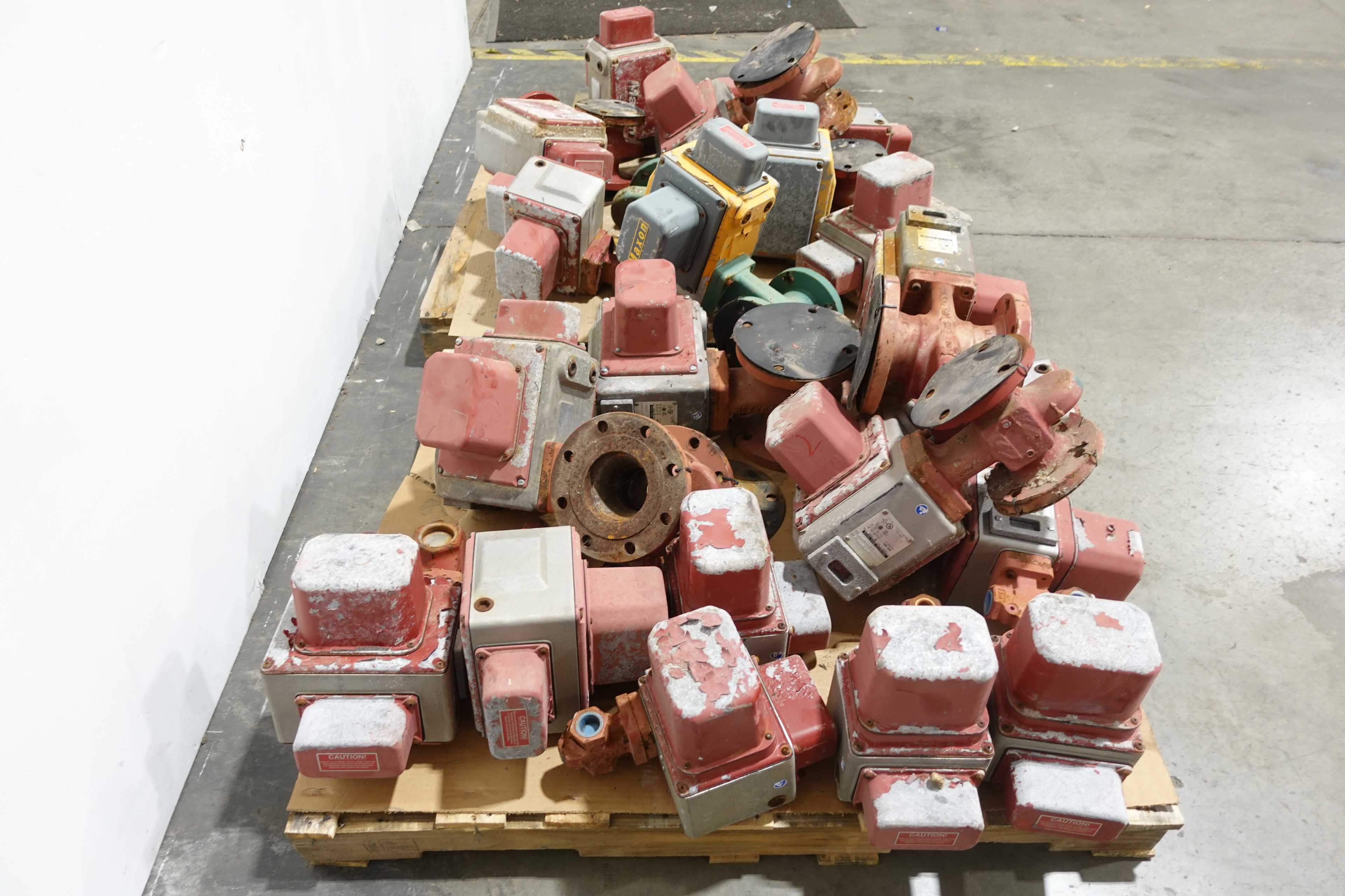 2 PALLETS OF ASSORTED MAXON NATURAL GAS STO VENT VALVES - SOLENOID VALVE