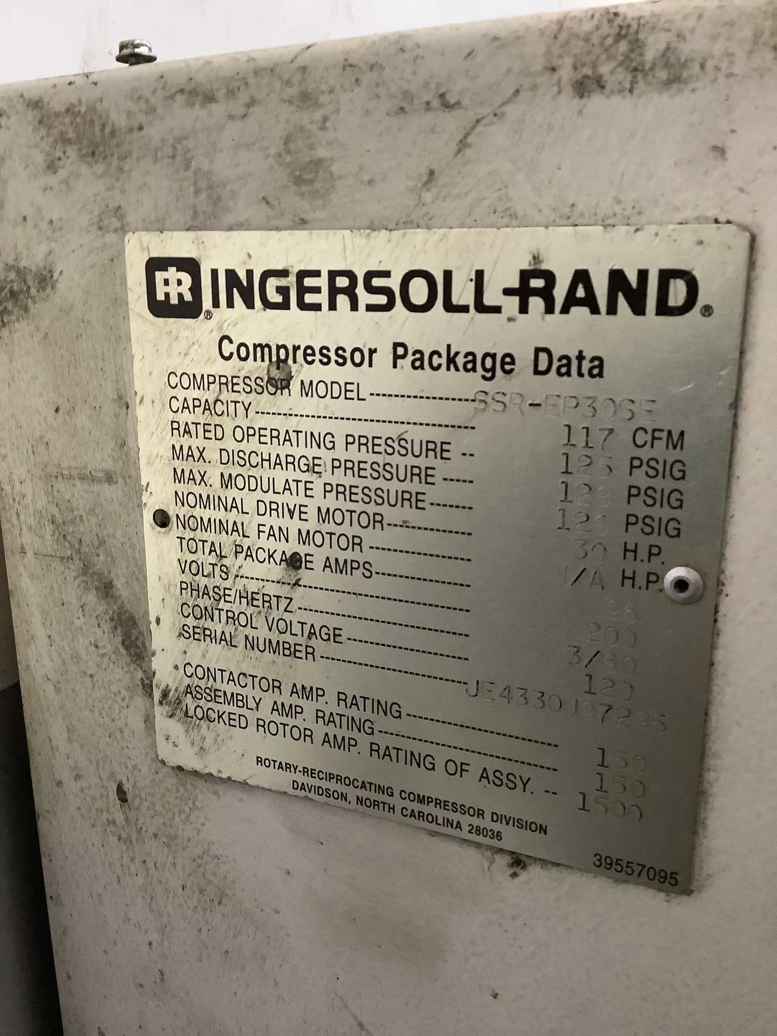 INGERSOL RAND SSR-EP30SE STATIONARY AIR COMPRESSOR - STATIONARY AIR COMPRESSOR